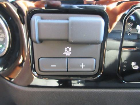 New 2026 GMC Sierra 2500 SLE w/ SLE Value Package; image 21