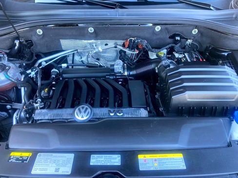 Used 2023 Volkswagen Atlas Cross Sport SE w/ Black Wheel Package AWD/4WD image 17