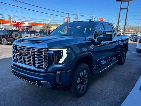 New 2026 GMC Sierra 2500 Denali w/ Denali Reserve Package image 7