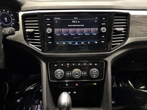 Used 2022 Volkswagen Atlas Cross Sport SE image 8