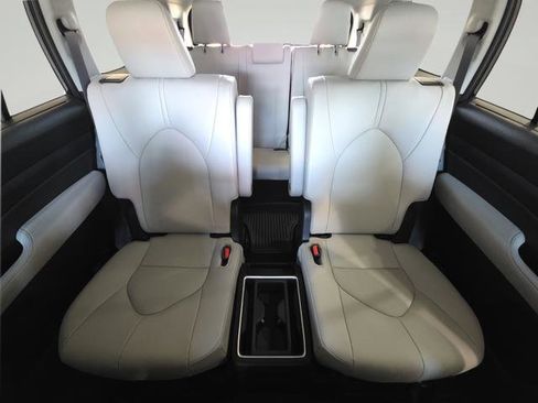 New 2026 Toyota Grand Highlander AWD Hybrid image 24
