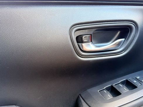 Used 2023 Honda HR-V LX image 26