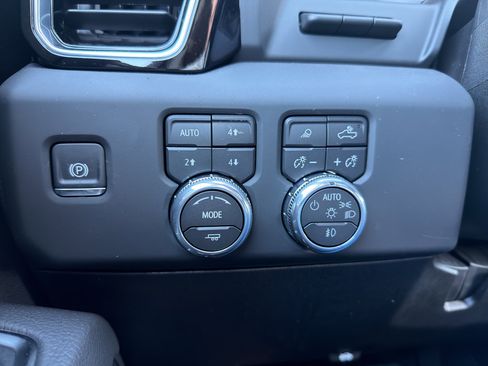 New 2026 GMC Sierra 2500 Denali w/ Denali Reserve Package image 16