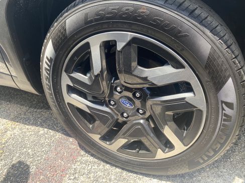 Certified 2025 Subaru Forester Limited AWD/4WD image 9
