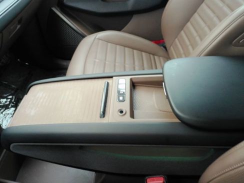 Used 2024 Kia EV9 Land image 48