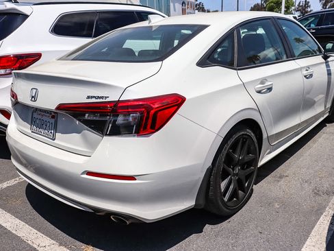 Used 2023 Honda Civic Sport image 6