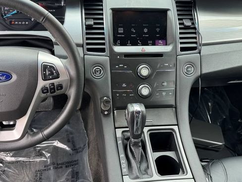 Used 2018 Ford Taurus SEL AWD/4WD image 14