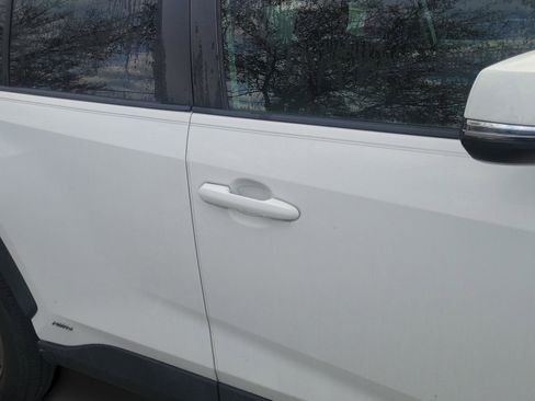 Used 2022 Toyota RAV4 XLE image 23