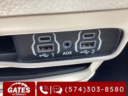 Used 2023 Chrysler Pacifica Touring-L FWD image 22