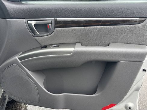 Used 2011 Hyundai Santa Fe SE FWD image 18
