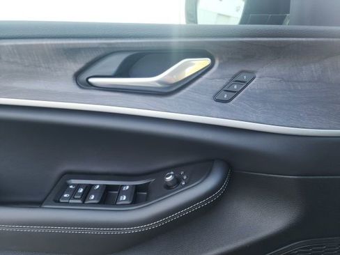 New 2025 Jeep Grand Cherokee Limited image 19