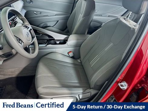 Used 2023 Hyundai Elantra Blue image 17