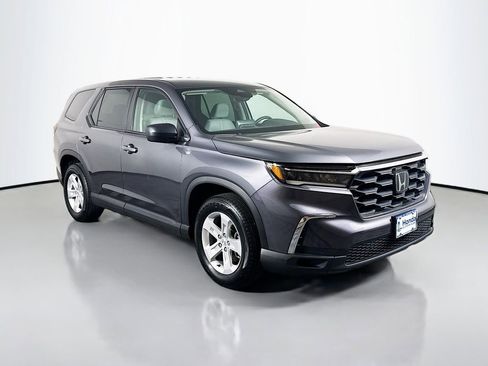 Certified 2023 Honda Pilot LX image 1