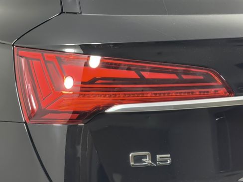 Used 2023 Audi Q5 2.0T Premium Plus w/ Premium Plus Package AWD/4WD image 27
