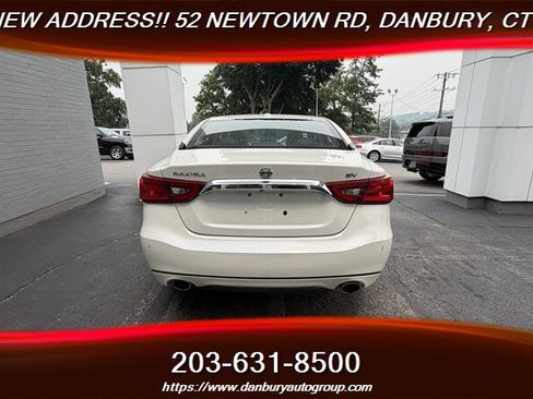 Used 2017 Nissan Maxima 3.5 SV w/ Interior Lighting Package FWD image 4