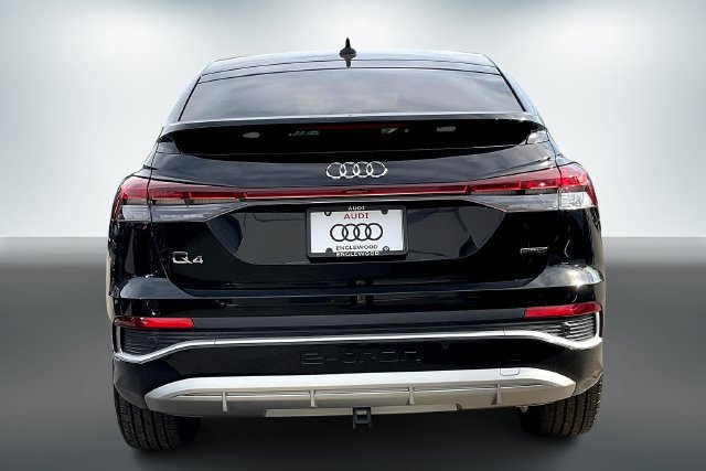 Used 2025 Audi Q4 e-tron Prestige AWD/4WD image 4