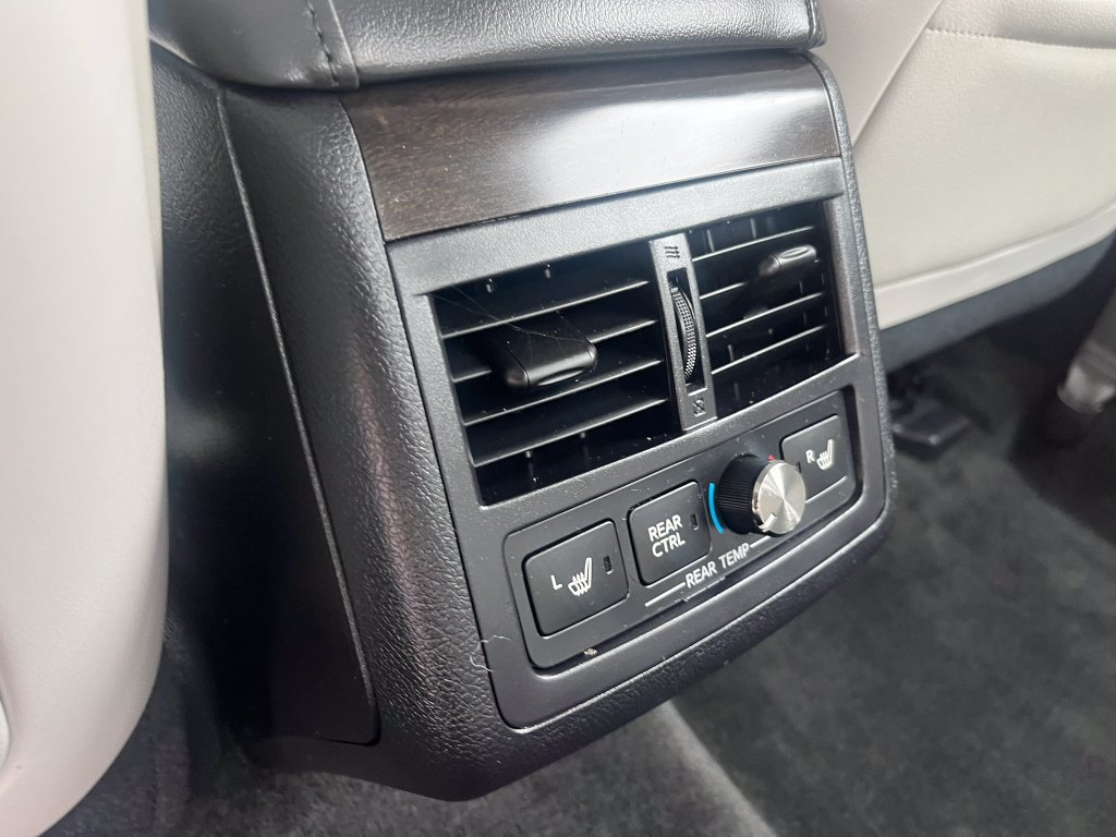 Used 2016 Toyota Avalon Limited FWD image 23