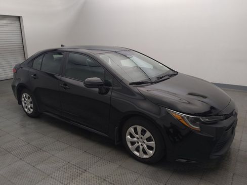 Used 2025 Toyota Corolla LE FWD image 11