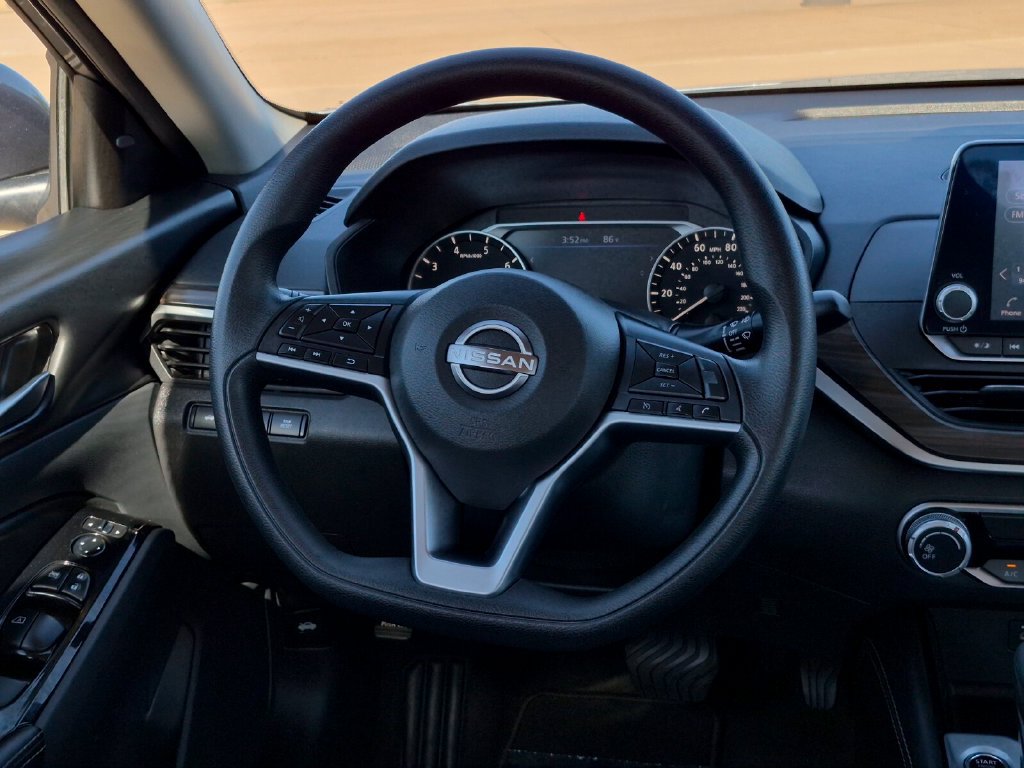 Used 2023 Nissan Altima 2.5 SV FWD image 10