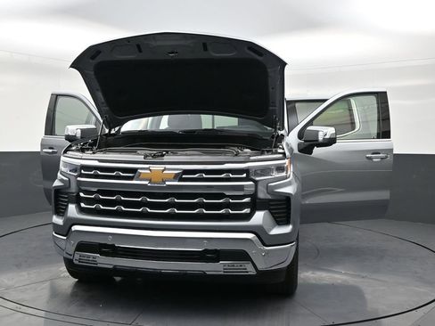 Used 2025 Chevrolet Silverado 1500 LTZ w/ Technology Package image 34