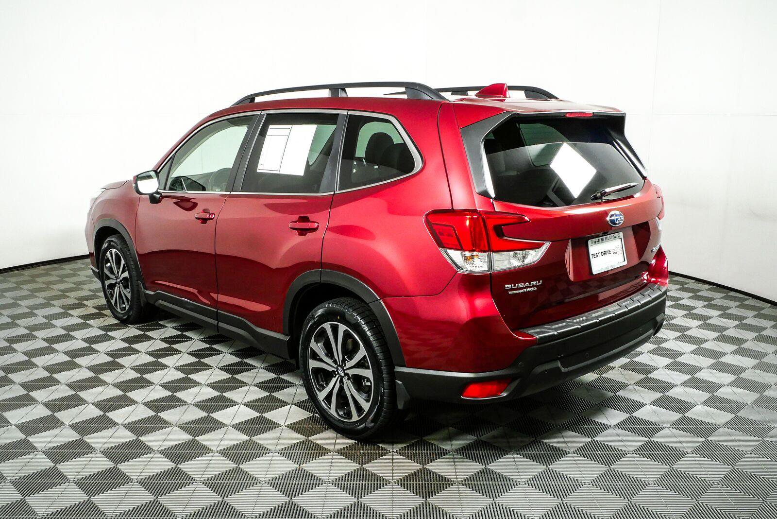 Used 2020 Subaru Forester Limited w/ Popular Package #3 AWD/4WD image 31