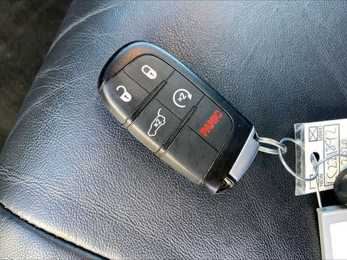 Used 2020 Jeep Grand Cherokee Limited image 15