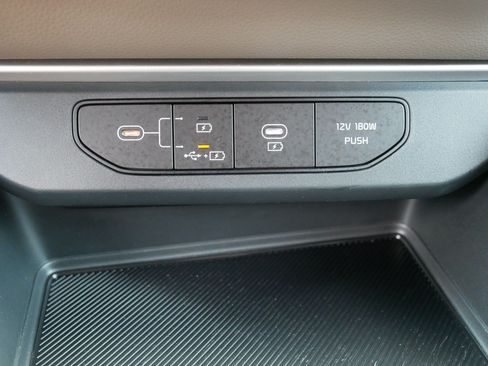 Certified 2026 Kia Carnival FWD image 33