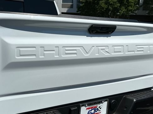 Used 2025 Chevrolet Silverado 1500 ZR2 w/ Technology Package image 54