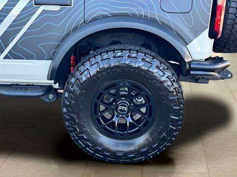 New 2025 Ford Bronco Badlands image 42