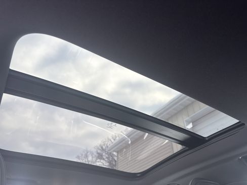 Used 2024 Volvo S60 B5 Plus w/ Climate Package image 3