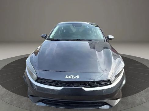 Used 2023 Kia Forte LXS image 2