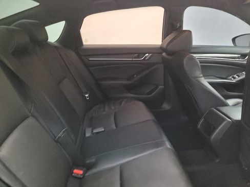 Used 2018 Honda Accord Sport image 19