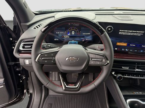 New 2026 Chevrolet Traverse RS w/ LPO, Floor Liner Package FWD image 10