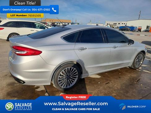 Used 2017 Ford Fusion SE w/ Fusion SE Technology Package image 4