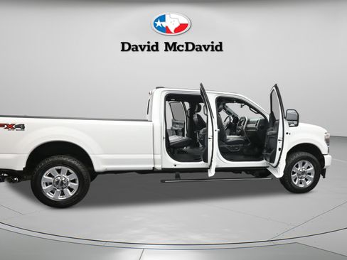 Used 2022 Ford F250 Platinum w/ FX4 Off-Road Package image 25