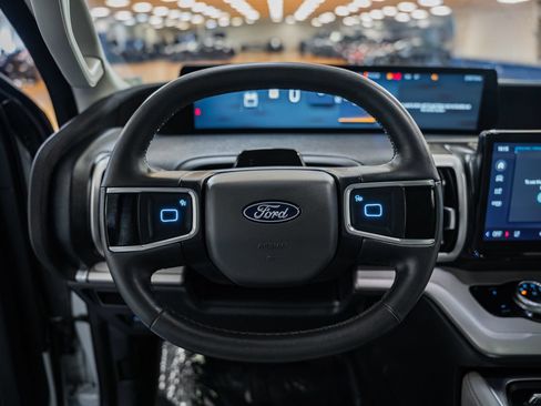 Used 2025 Ford Expedition Max Active RWD image 35