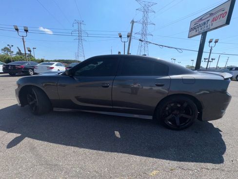 Used 2019 Dodge Charger R/T w/ Performance Handling Group RWD image 10