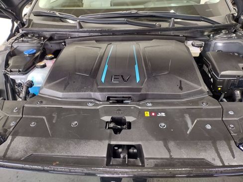 Certified 2023 Hyundai Ioniq 5 Limited AWD/4WD image 10