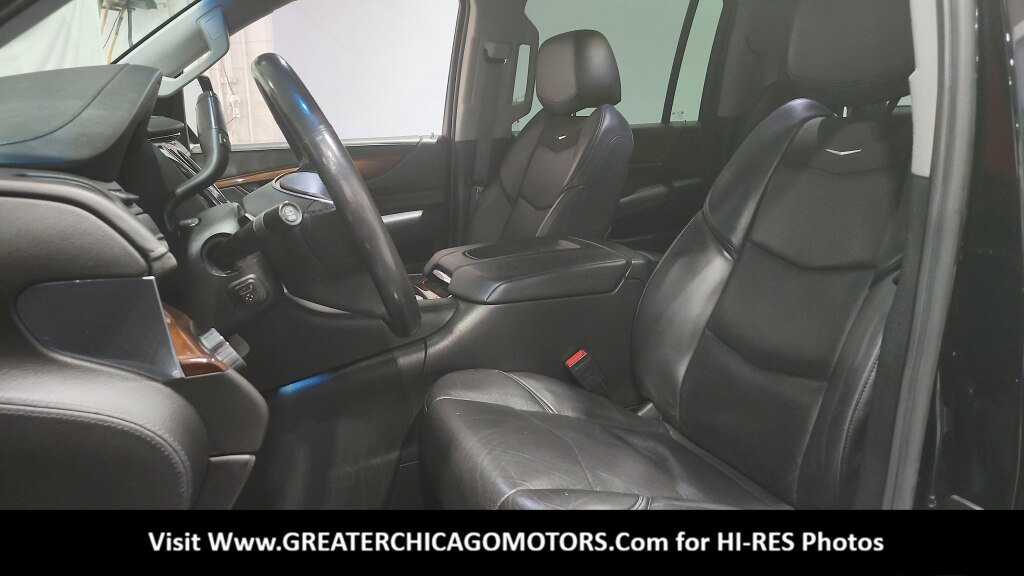 Used 2017 Cadillac Escalade ESV Luxury AWD/4WD image 33