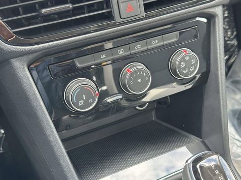 New 2025 Volkswagen Taos S image 20