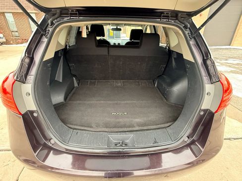 Used 2011 Nissan Rogue SV w/ Premium Pkg image 21