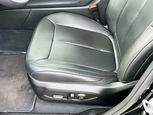 Used 2025 Jeep Grand Cherokee Limited image 19