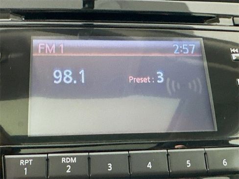 Used 2016 Nissan Rogue SV w/ SV Moonroof Package image 22