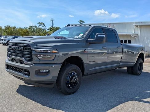 New 2026 RAM 3500 Laramie AWD/4WD image 6
