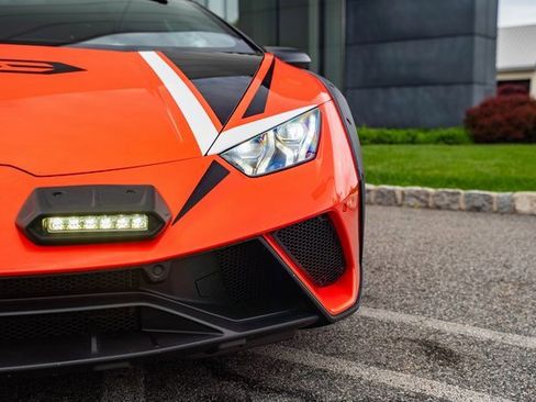 Used 2023 Lamborghini Huracan Sterrato image 5