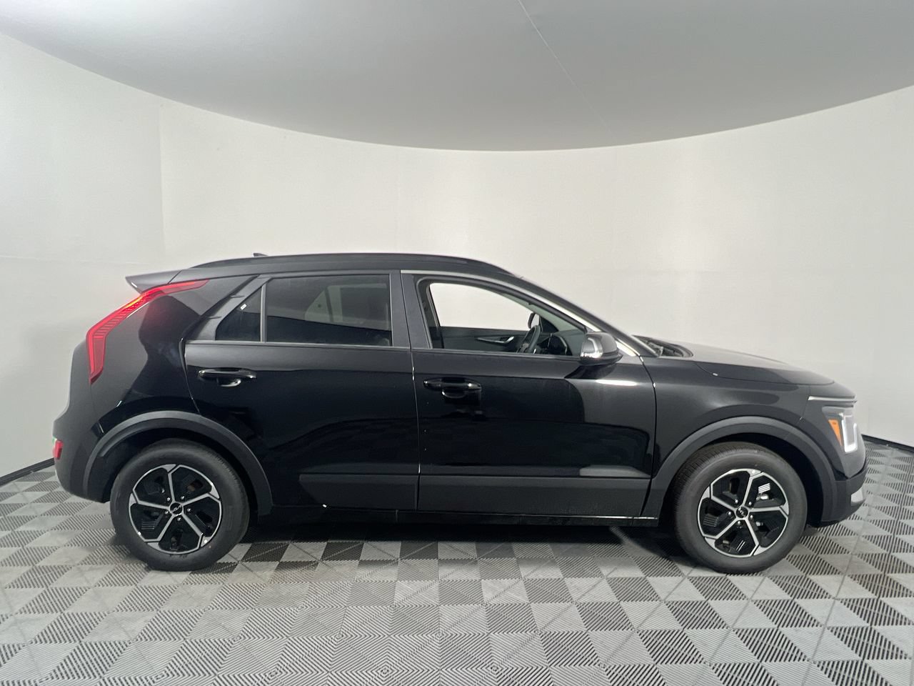 New 2026 Kia Niro EX w/ EX Premium Package FWD image 2