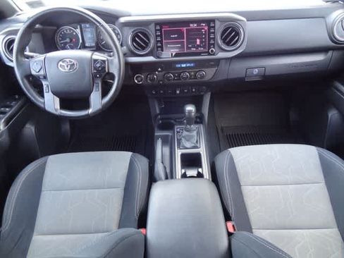 Used 2022 Toyota Tacoma TRD Off-Road w/ Technology Package AWD/4WD image 11