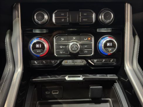 Used 2022 GMC Yukon XL Denali w/ Max Trailering Package image 32