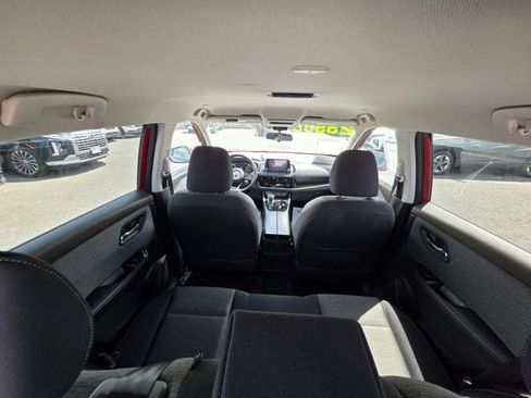 Used 2023 Nissan Rogue SV FWD image 12