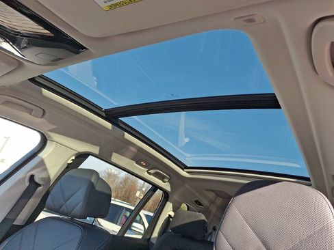 Used 2023 BMW X7 xDrive40i w/ Premium Package image 11